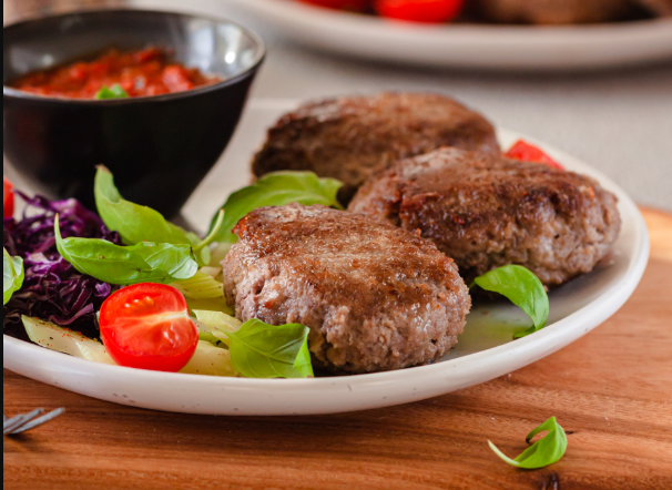 Котлеты говяжьи (2 шт) с пюре