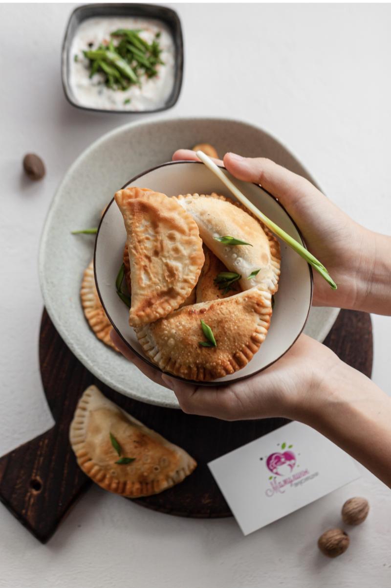 Фуршетные мини-чебуреки (10 штук)